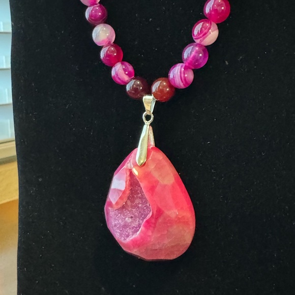 Pink Geode Pendant, Striped Agate & Simulated Pearl Necklace & Earrings Set - Picture 3 of 7